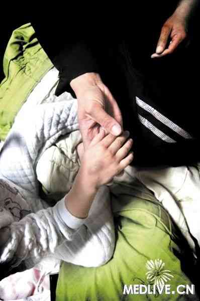 安徽 丙肝聚集爆发事件 进展 患儿住院治疗