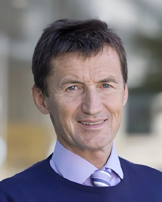 1757641266220796.png ANrnulf Stenzl教授.png